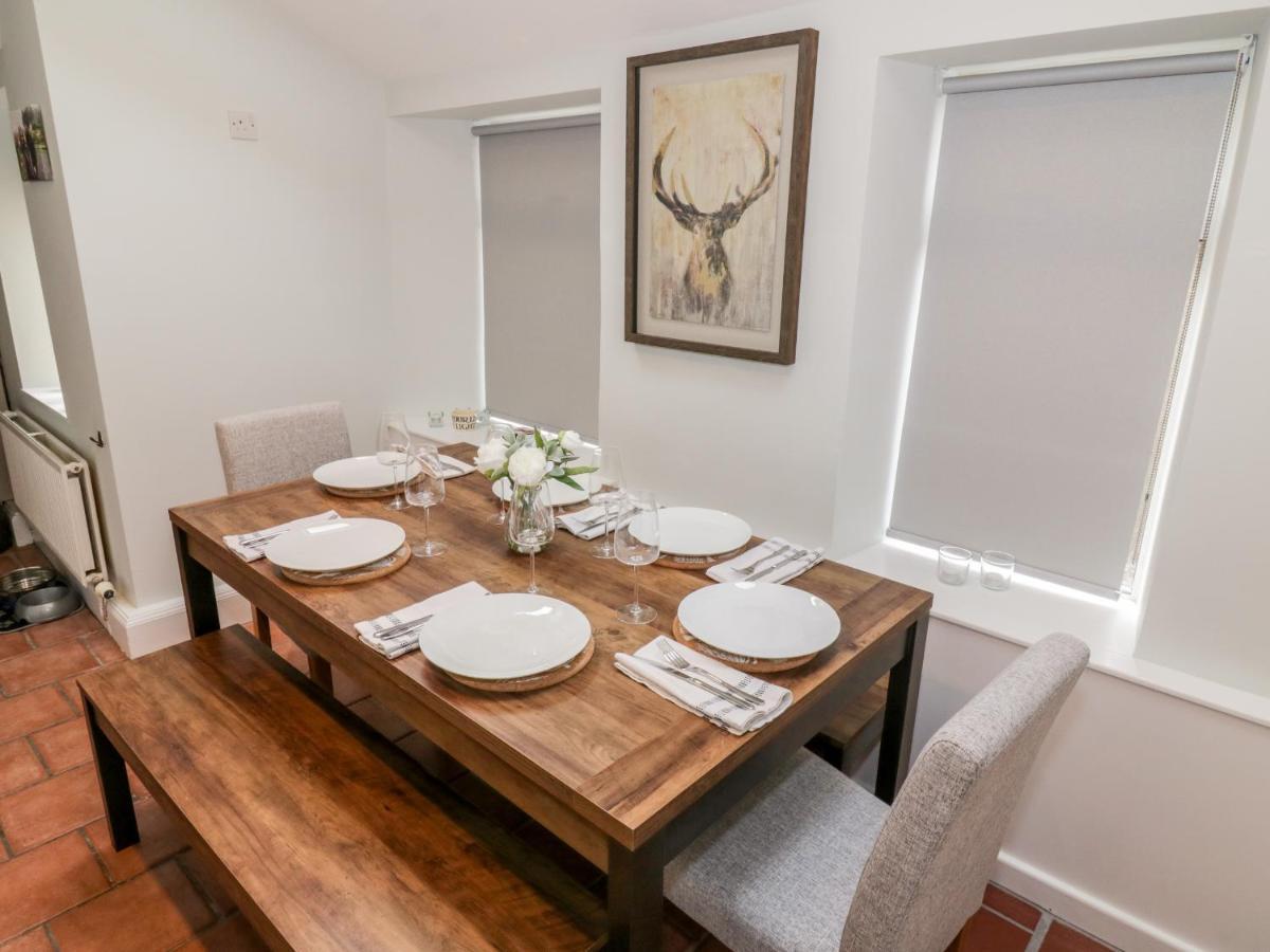 Ivy Bank Villa Thornhill  Luaran gambar
