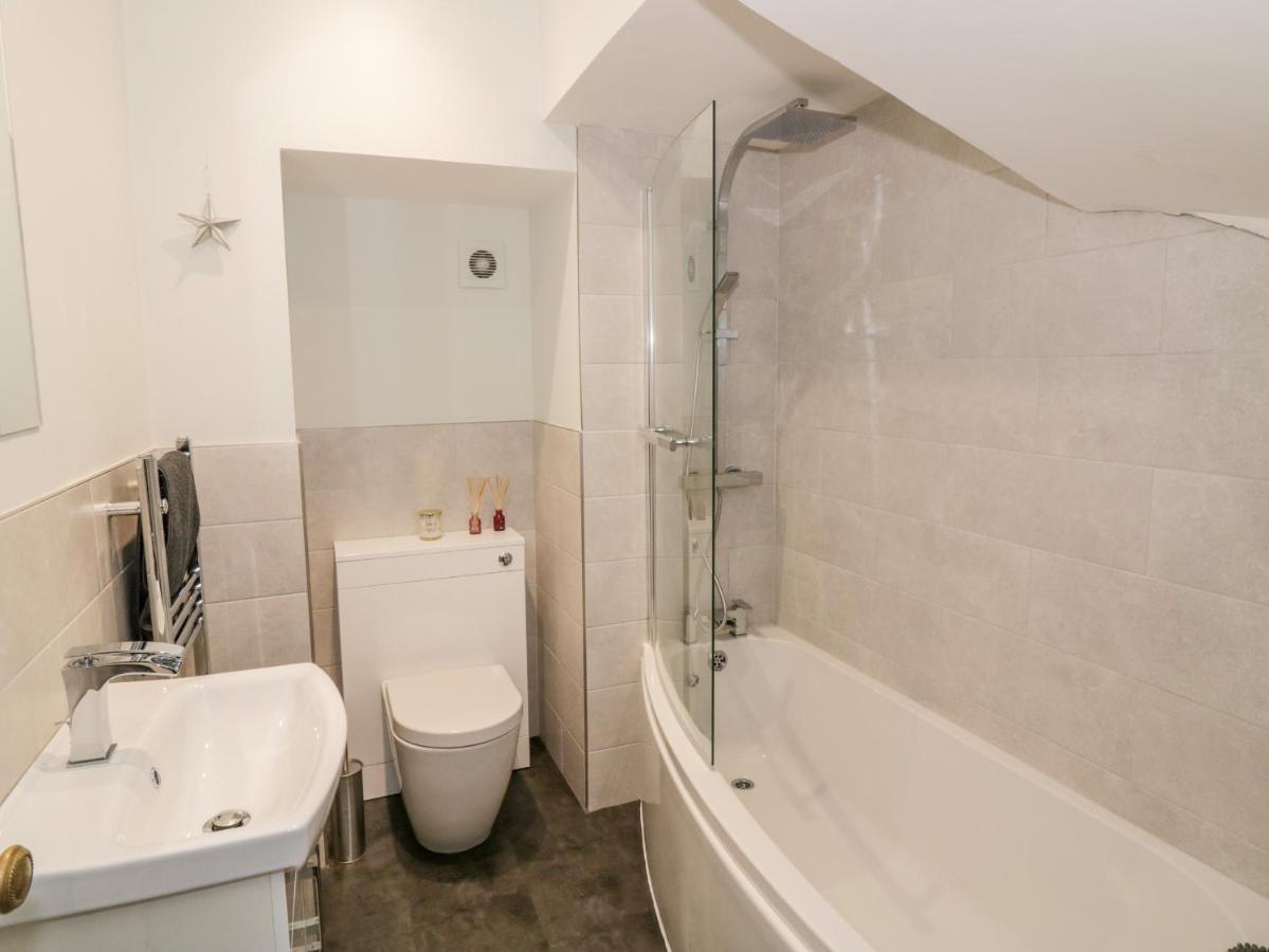 Ivy Bank Villa Thornhill  Luaran gambar