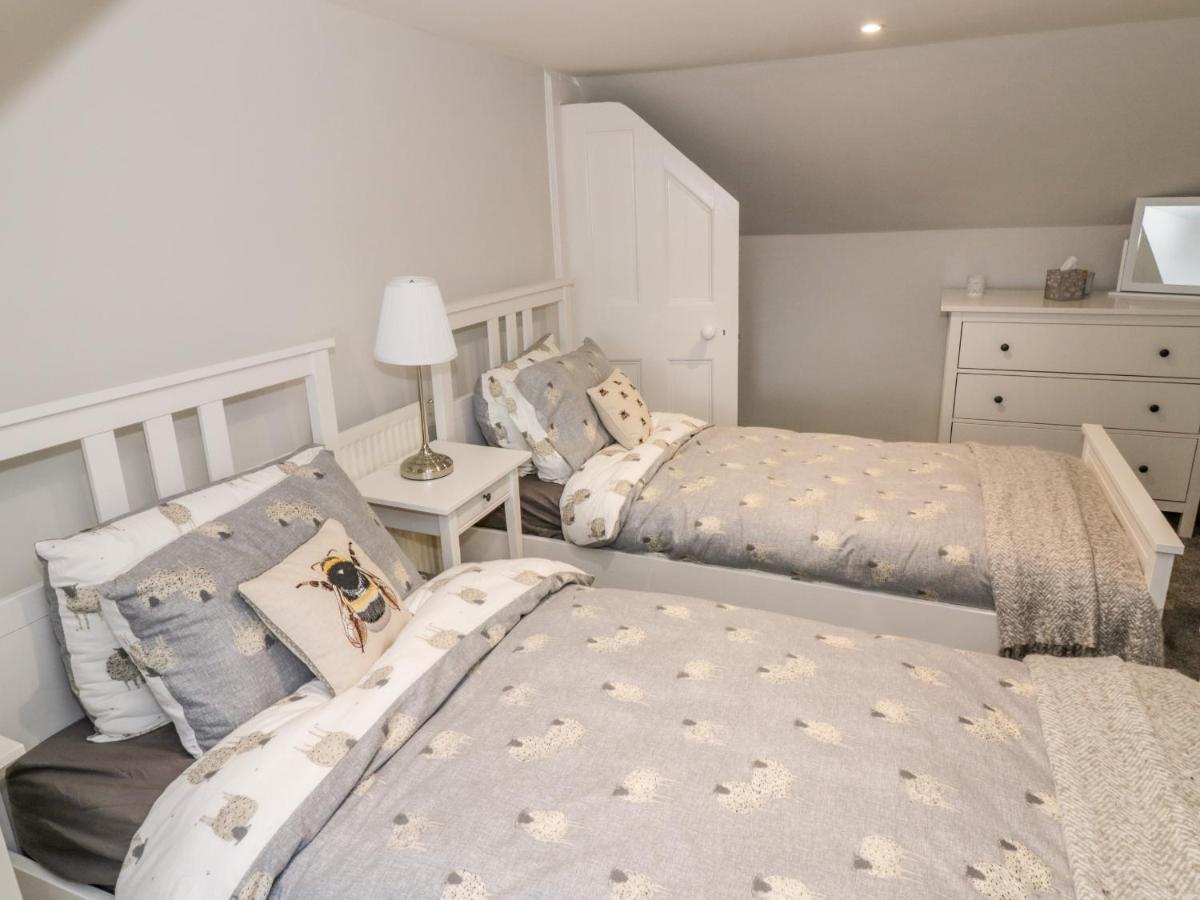 Ivy Bank Villa Thornhill  Luaran gambar